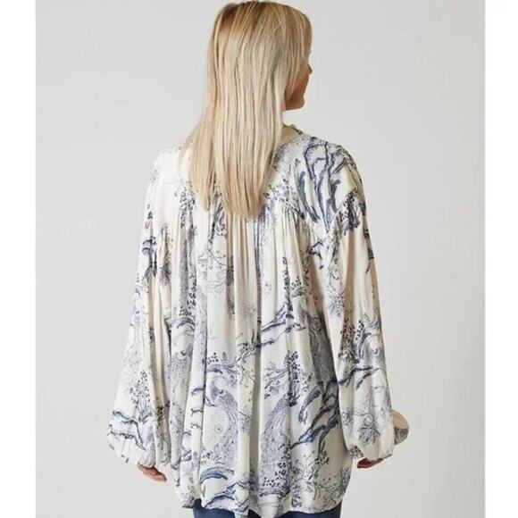 Free People Oversized Metallic Blooms Cream Blue Floral Blouse Size XS - Picture 3 of 9